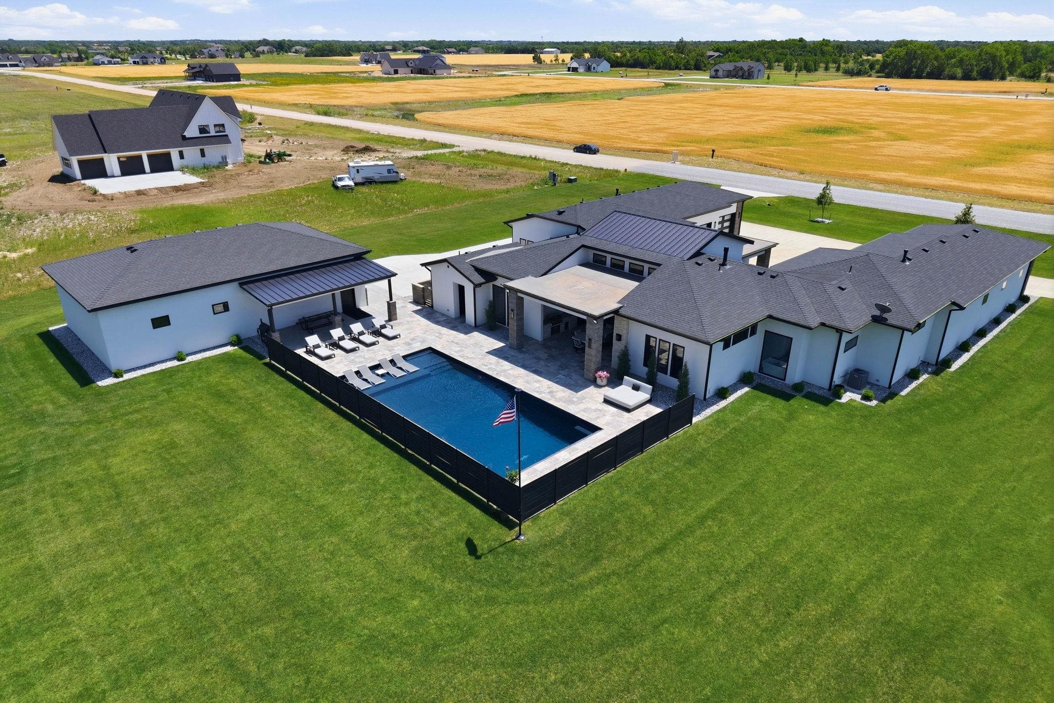main property photo 29
