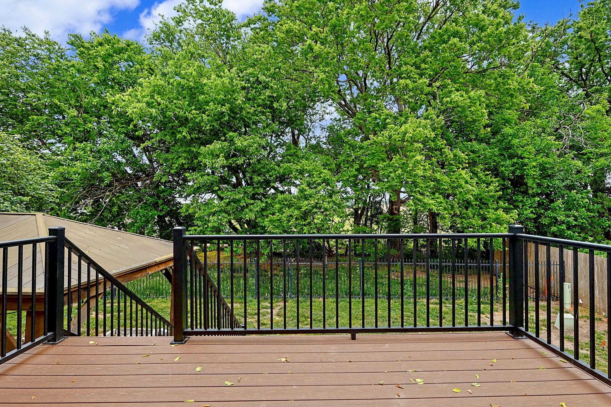 main property photo 28