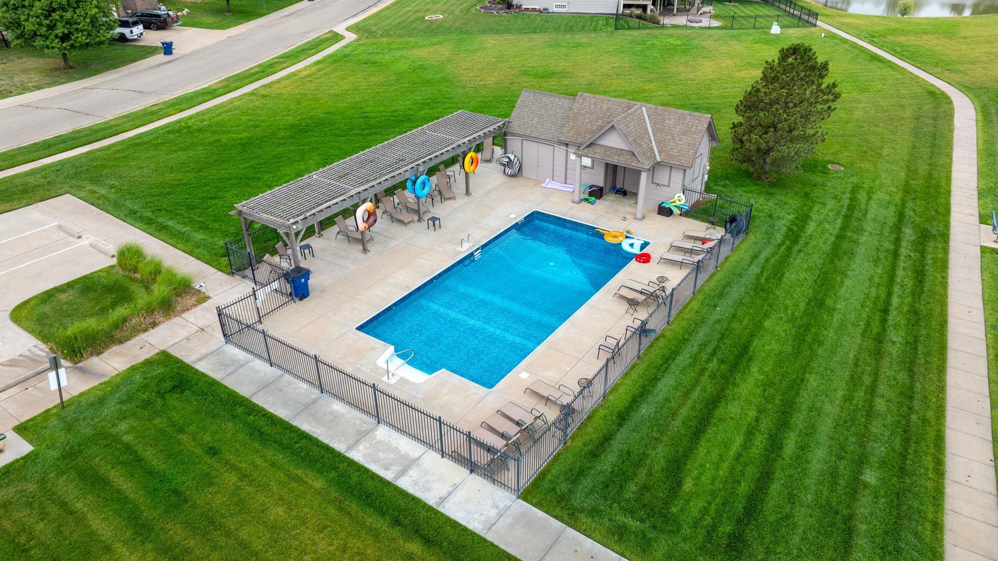 main property photo 35