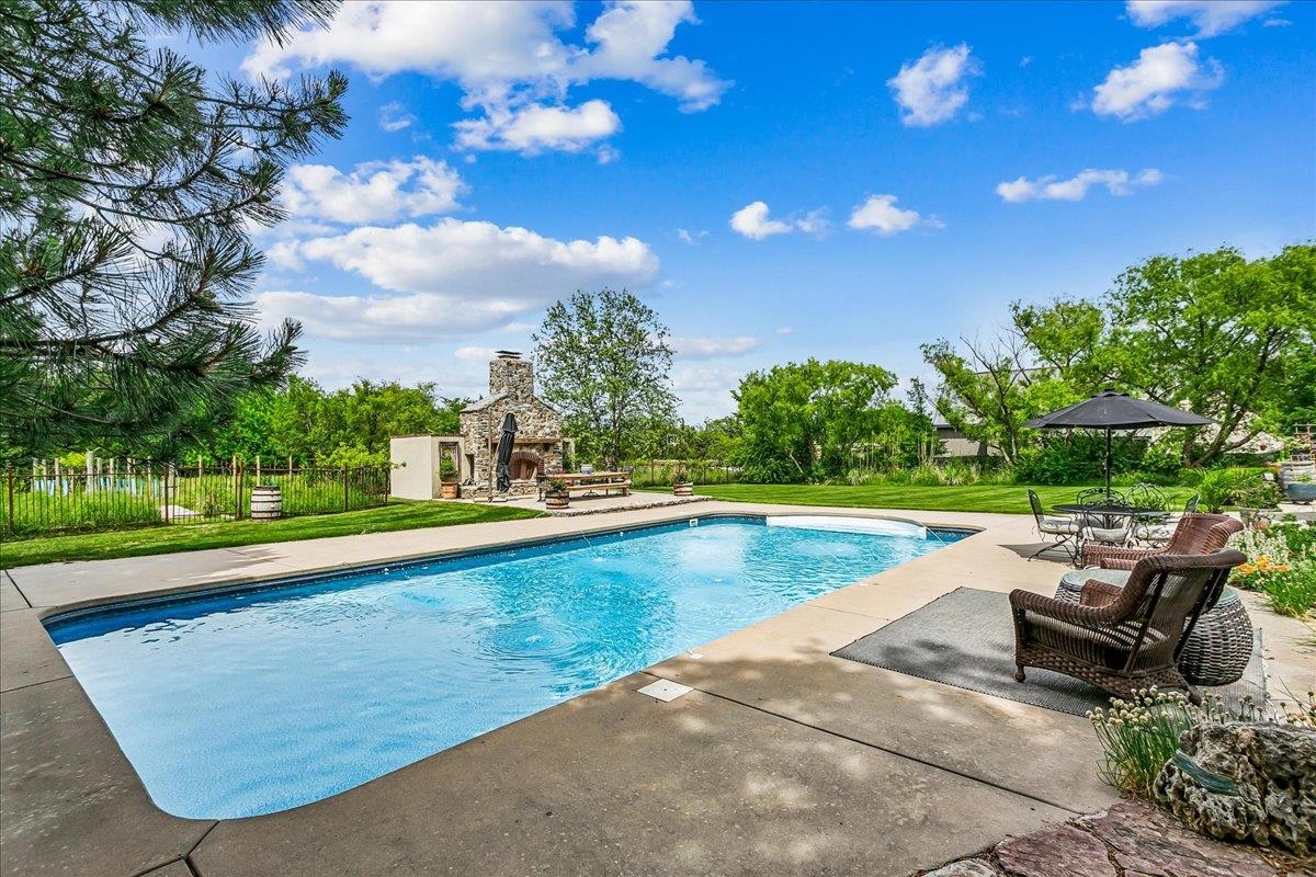 main property photo 29