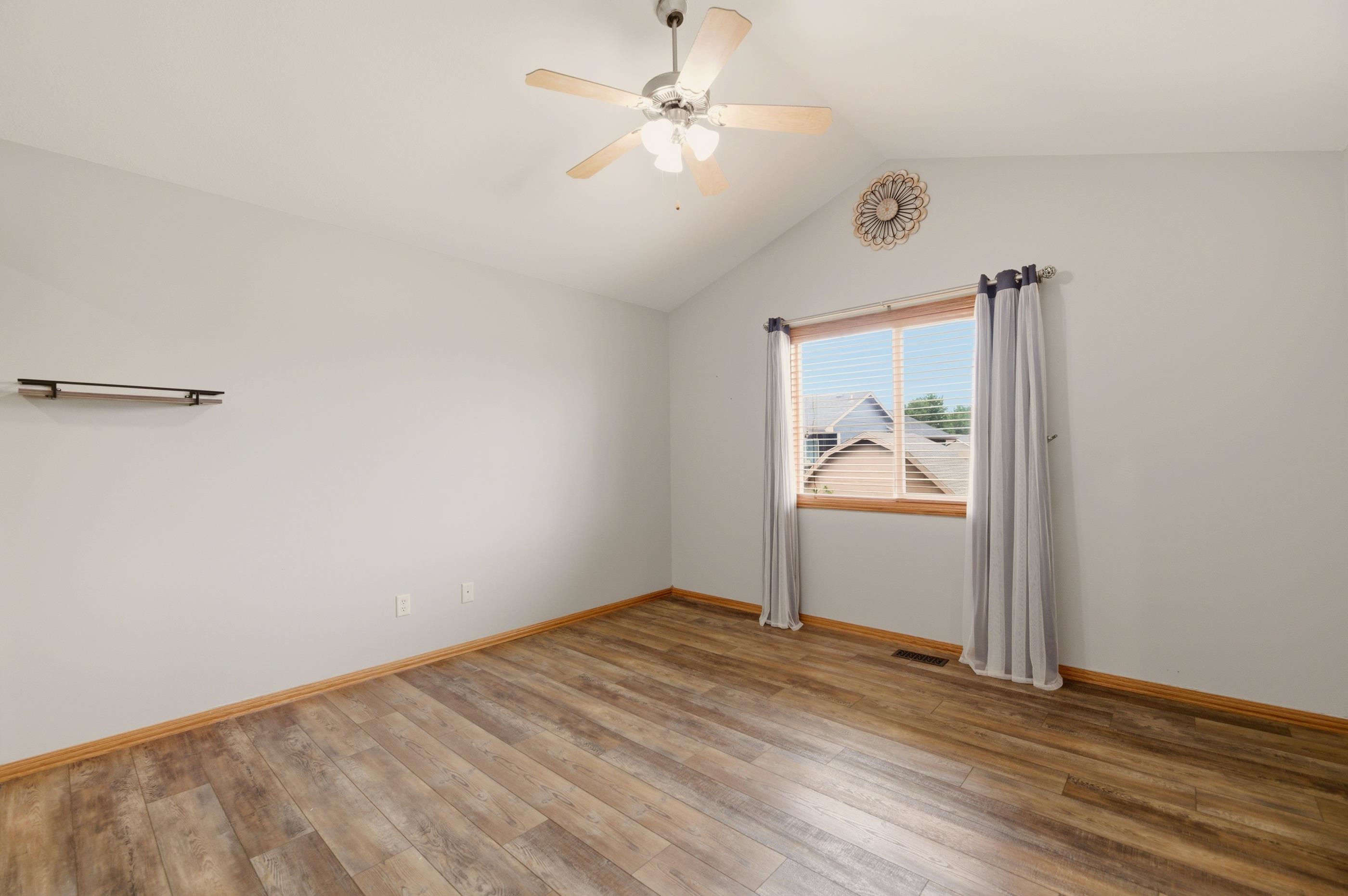 property viewer photo 10