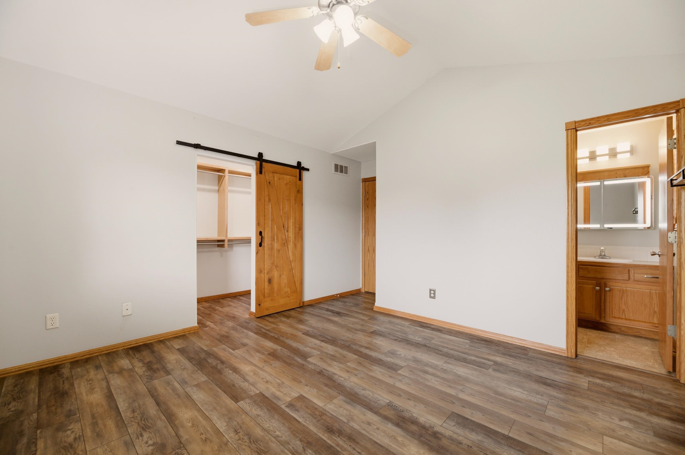 property viewer photo 11