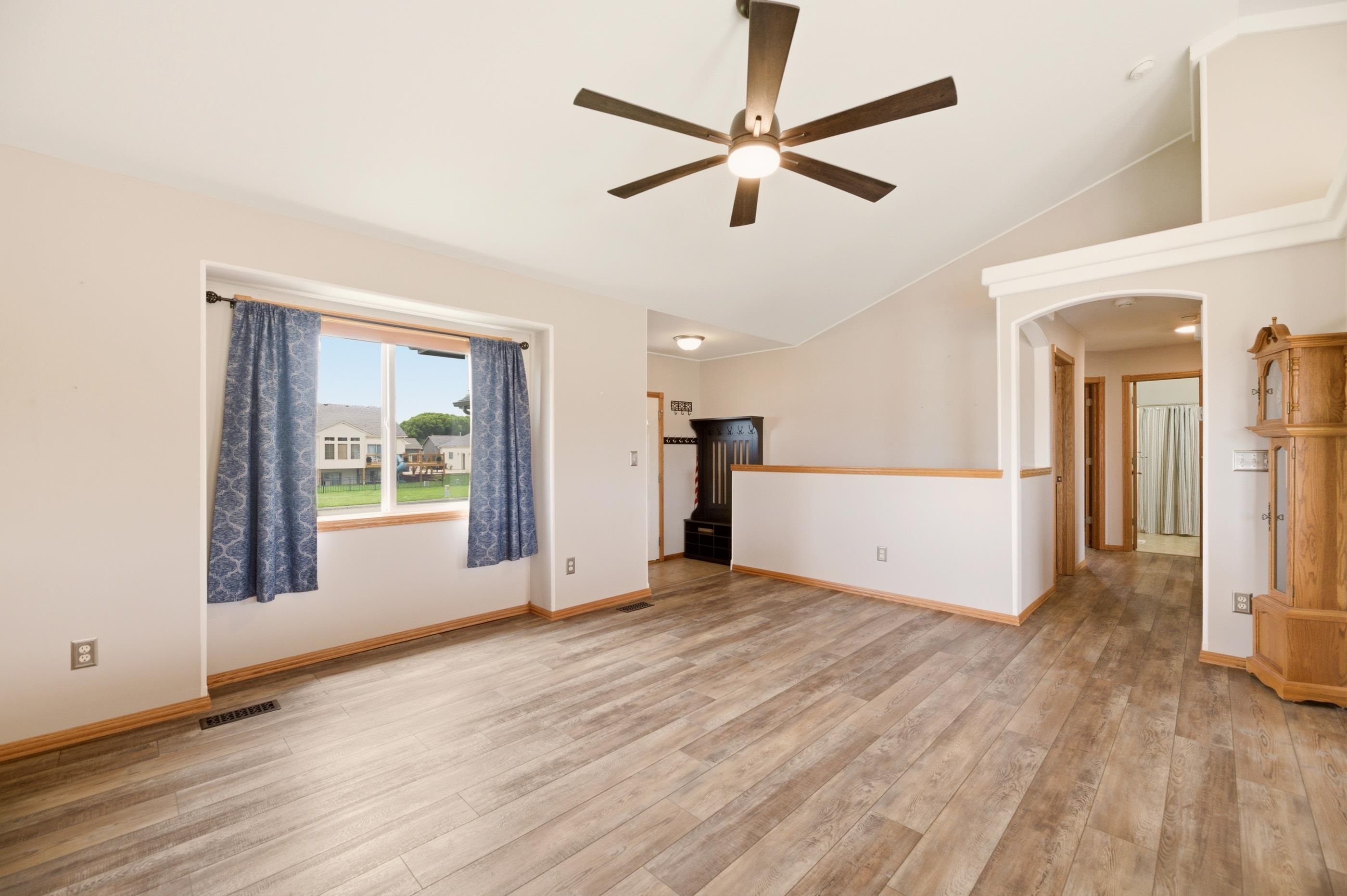 property viewer photo 8