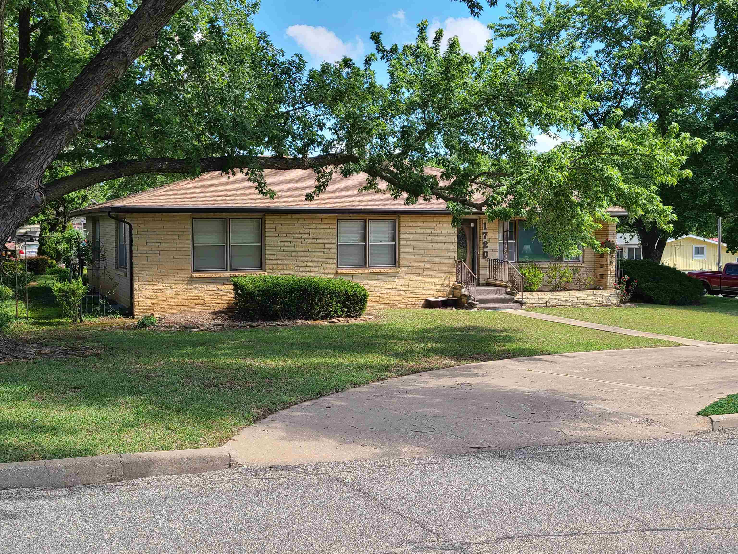 main property photo 2