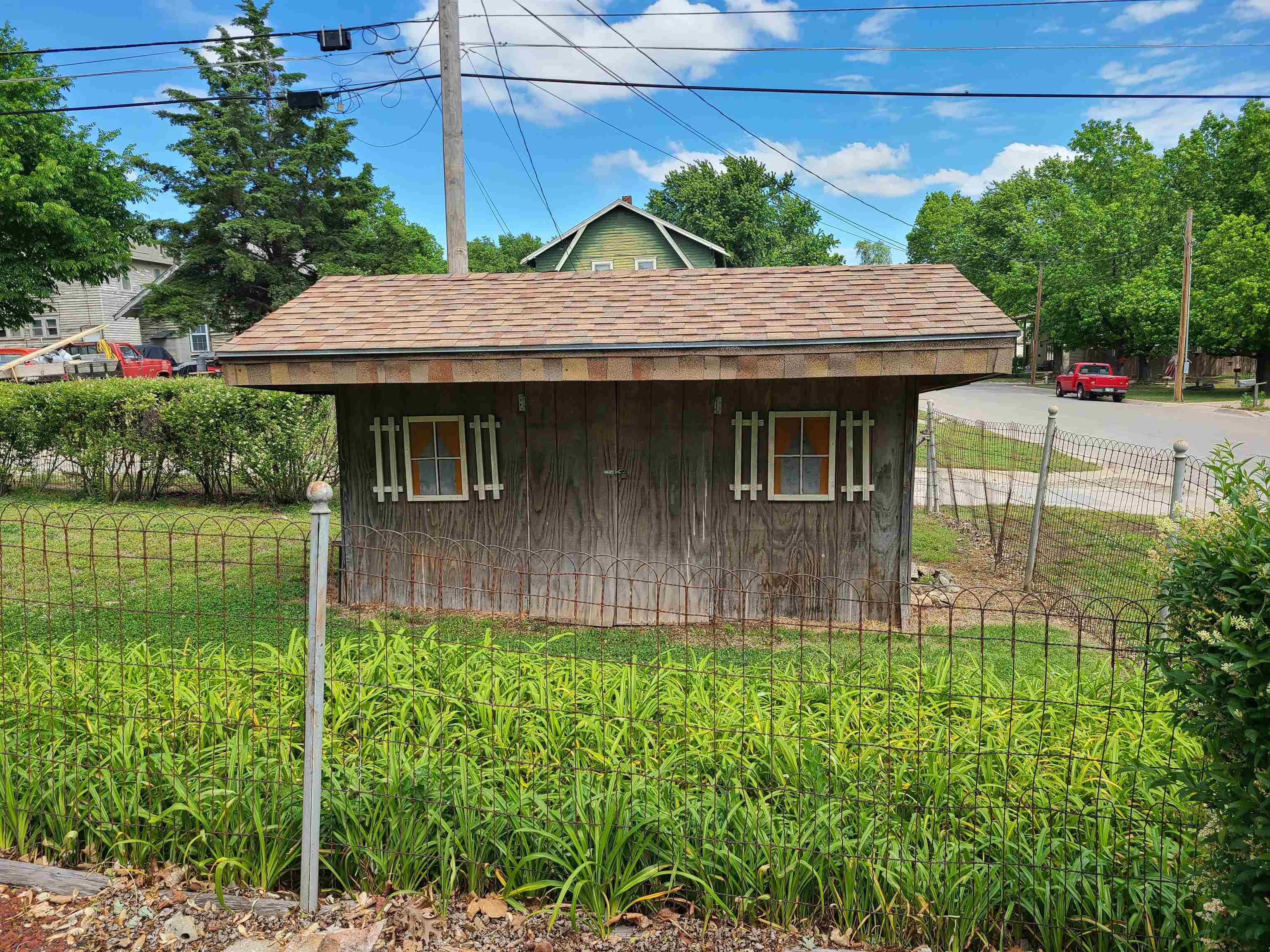 main property photo 31
