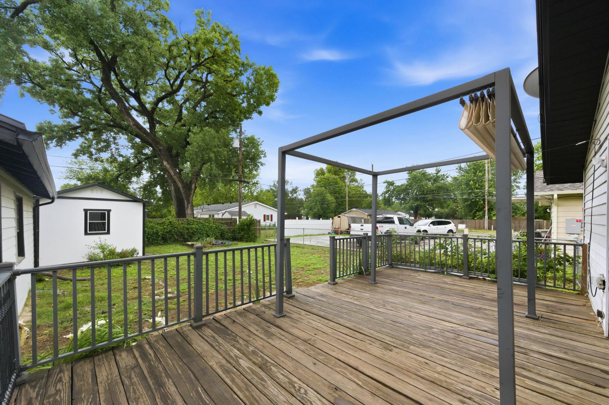 main property photo 28