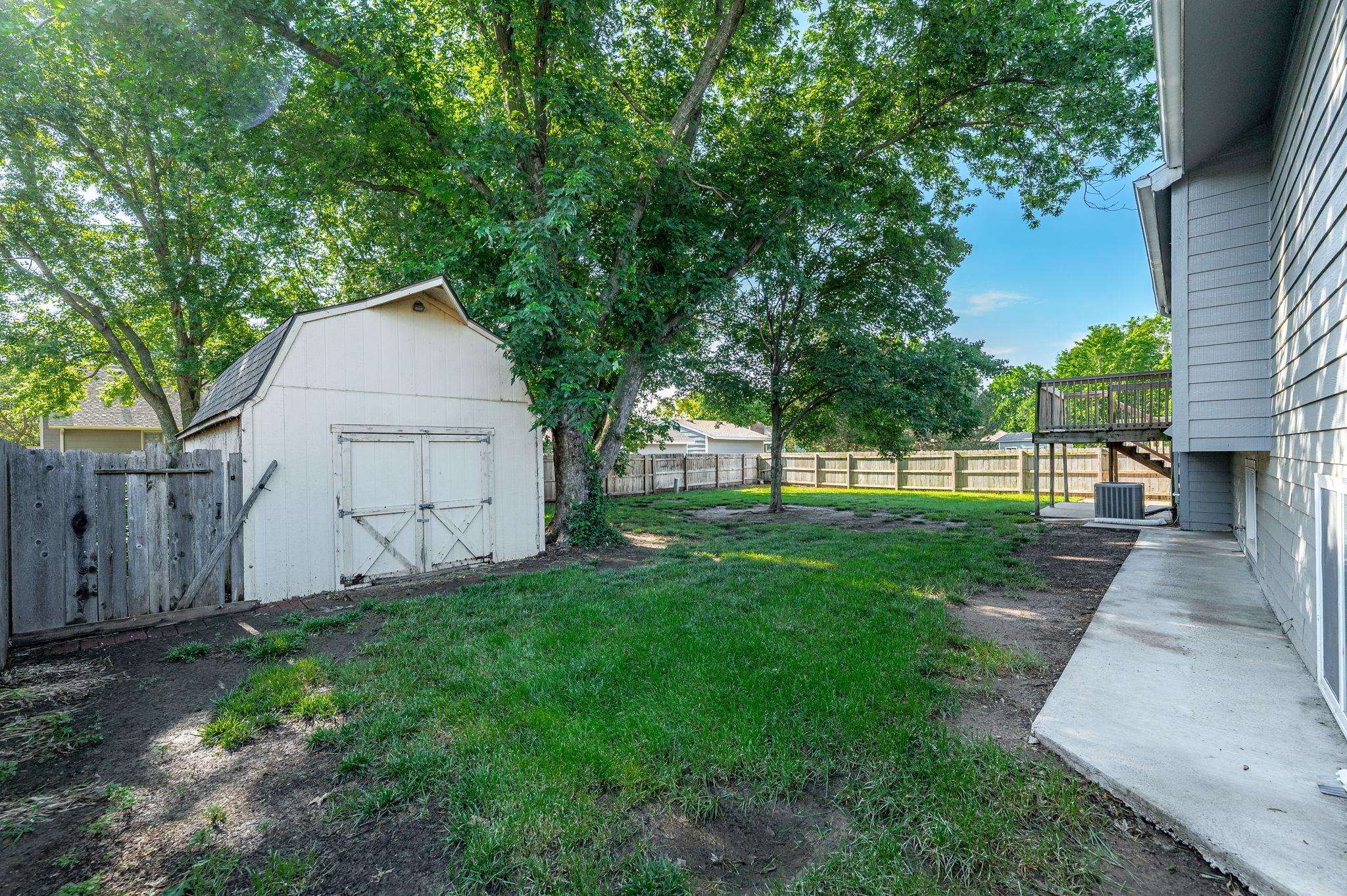main property photo 28