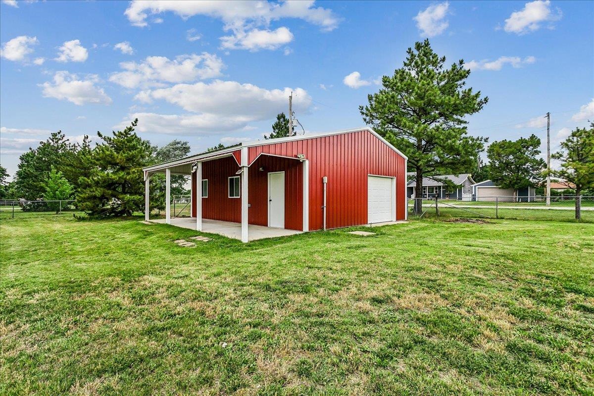 main property photo 25