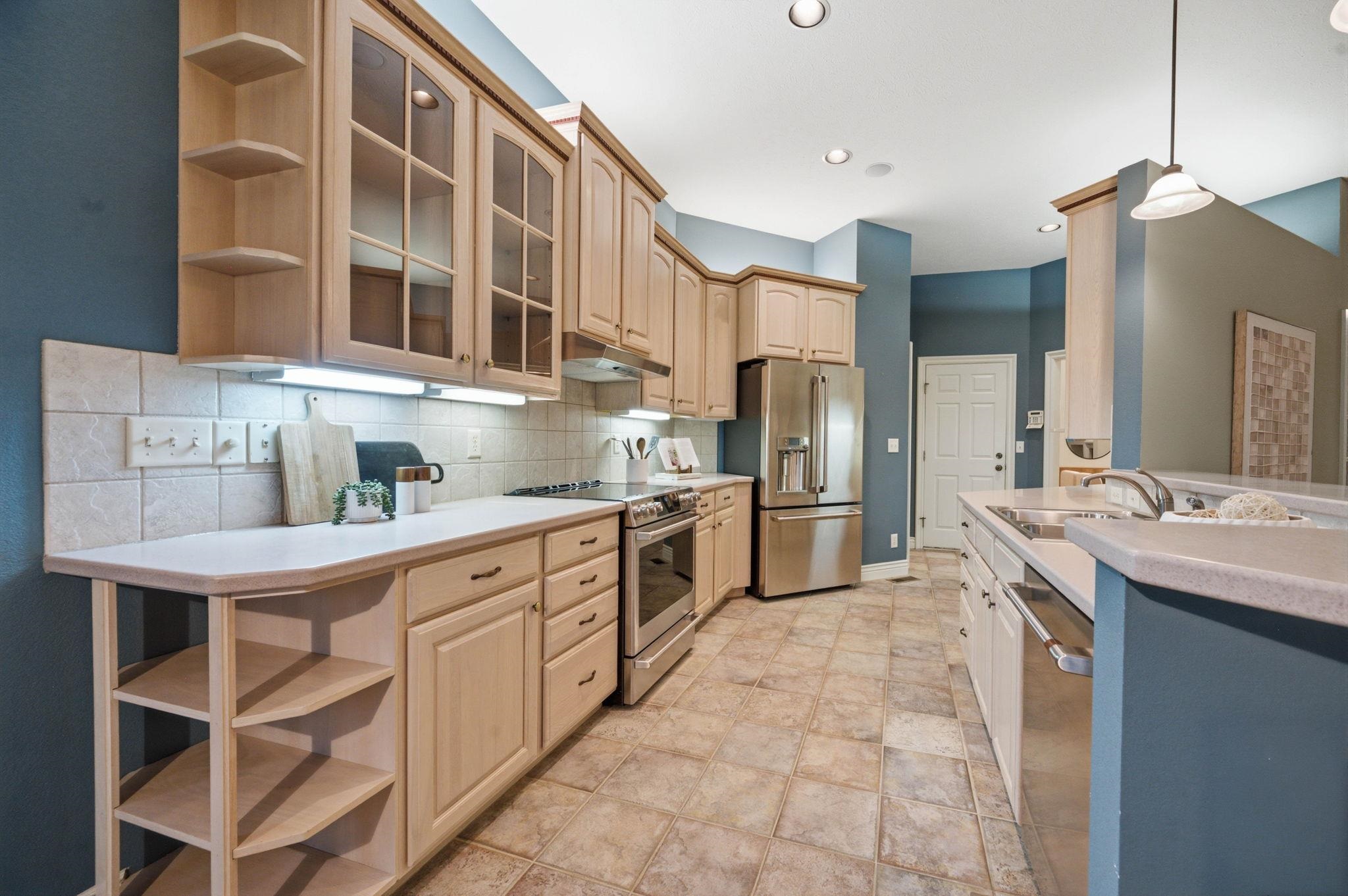 main property photo 10