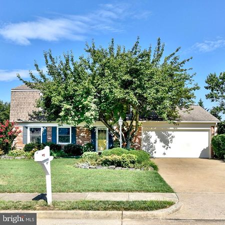 130 Maryanne Ave SW