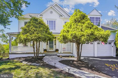 801 Santmyer Dr SE