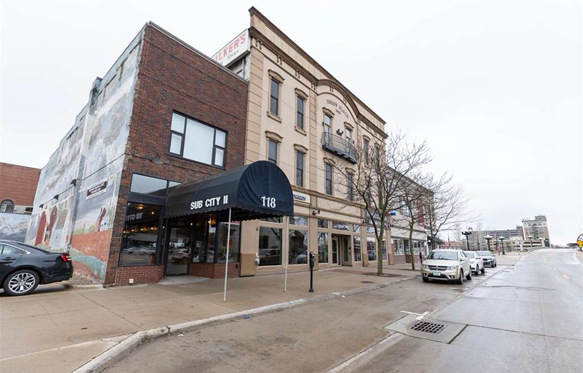 112 116 E 4th St, Waterloo, IA 50703