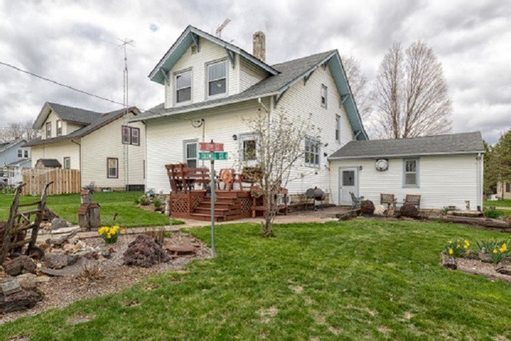 1027 Caldwell, Aplington, IA 50604