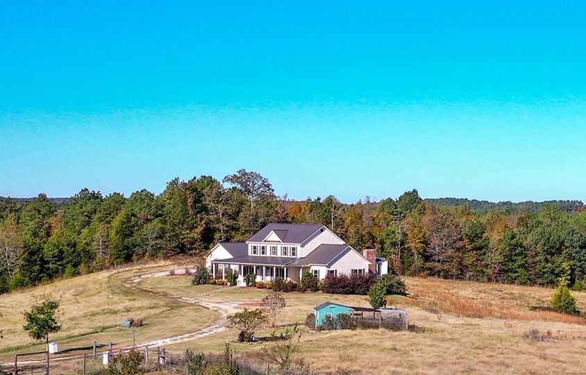 725 Andrews Chapel Rd., Hodges, SC 29653