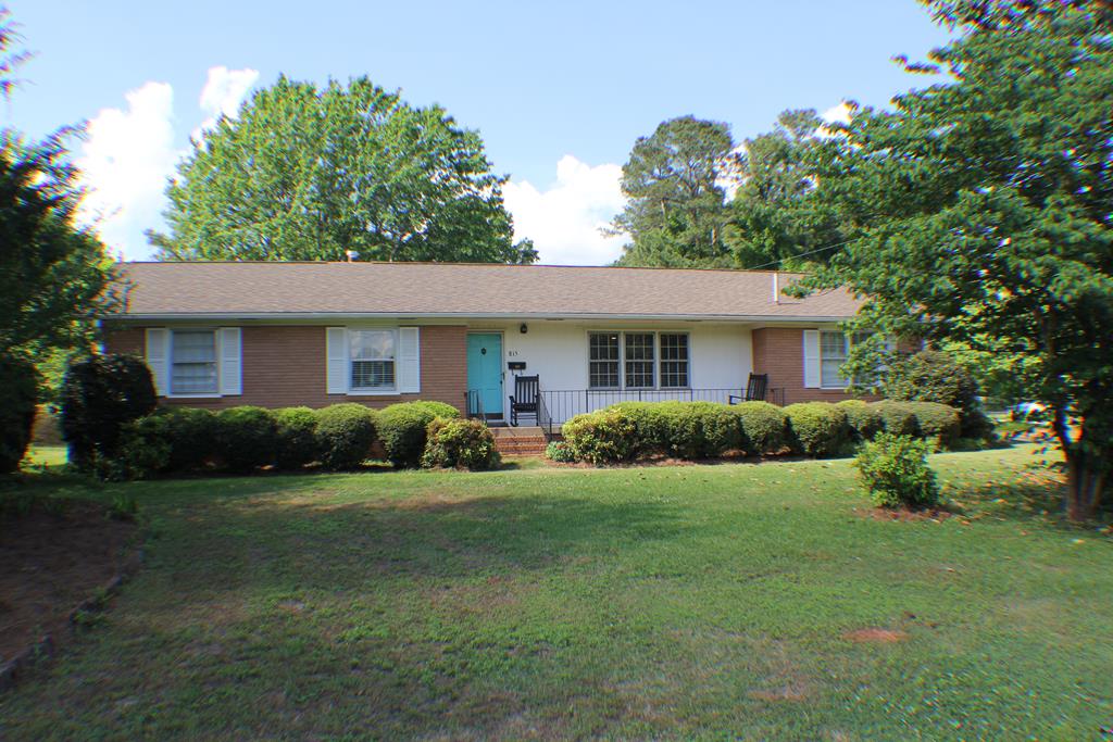 815 Six Hwy, Greenwood, SC 29646