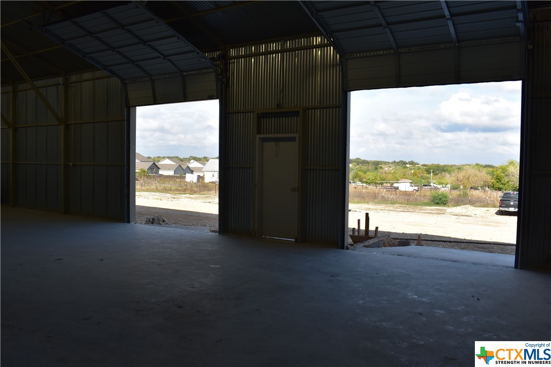 main property photo 11