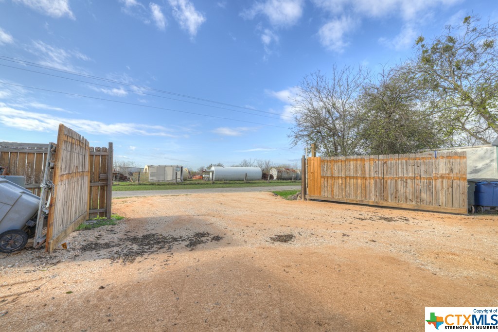 main property photo 14
