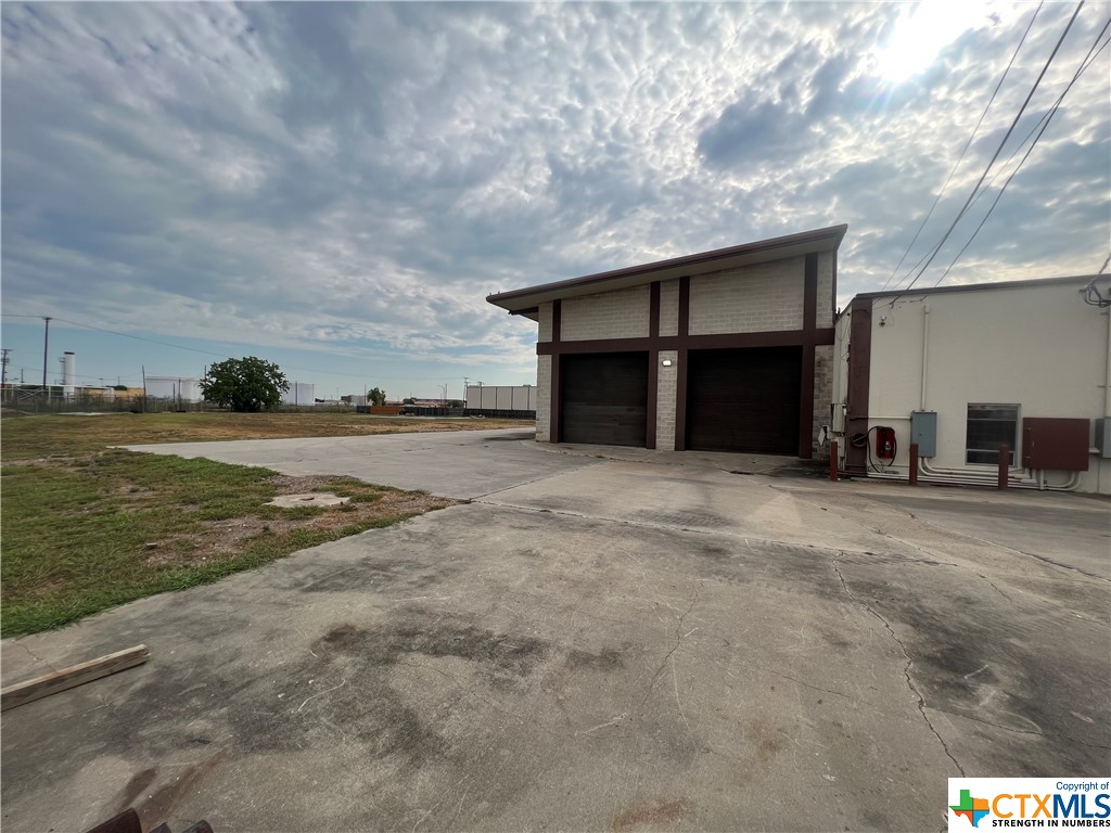 main property photo 35