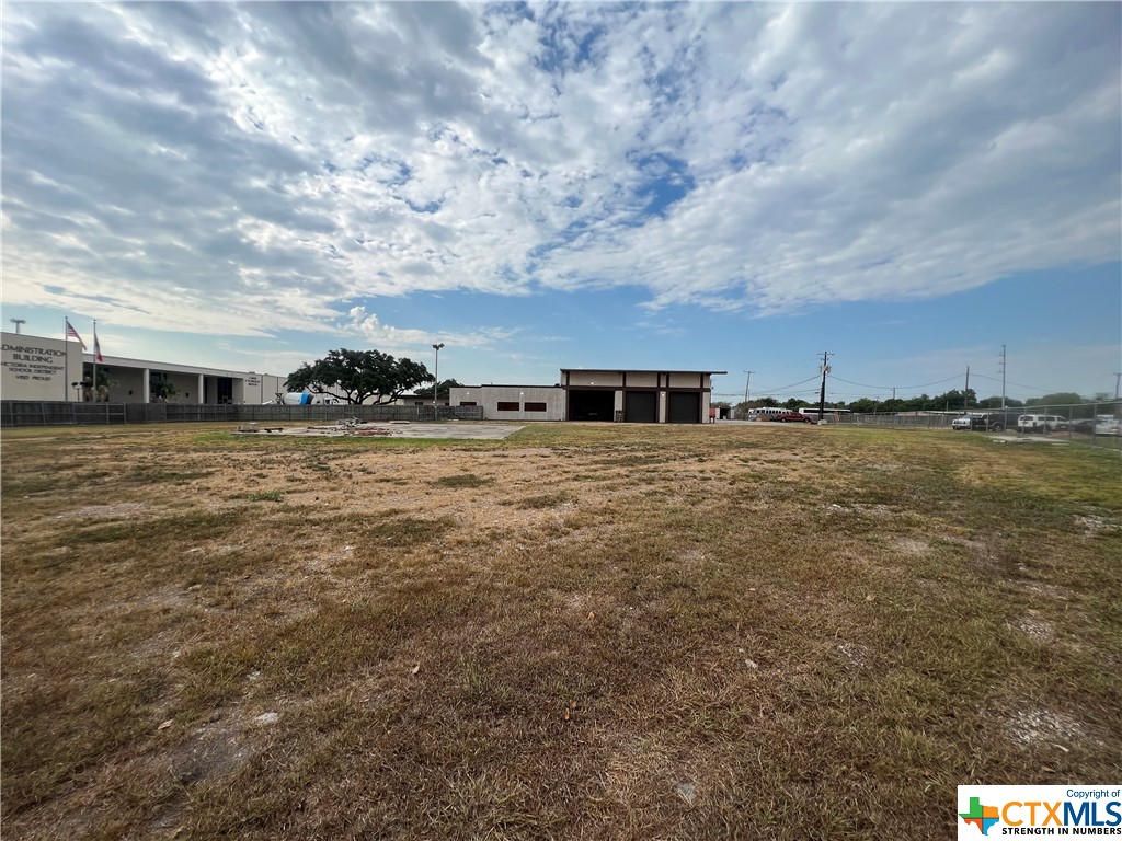 main property photo 40