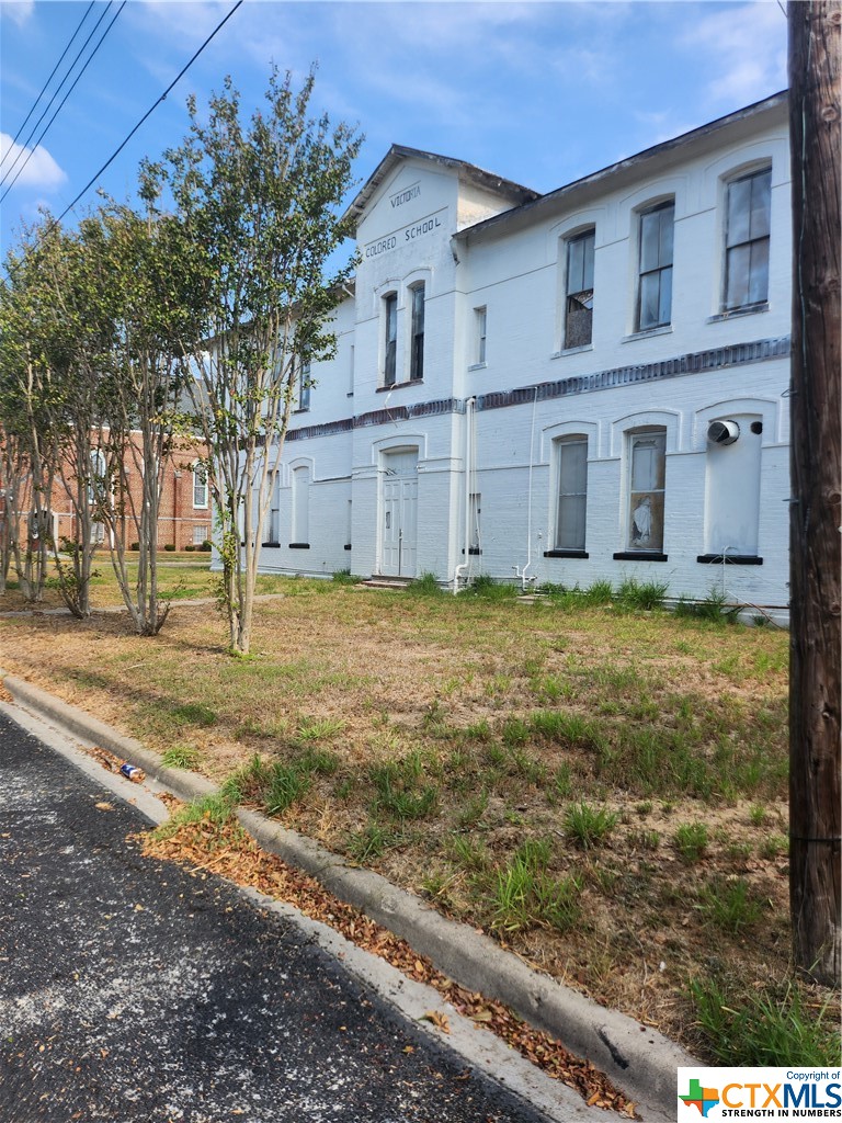 main property photo 10
