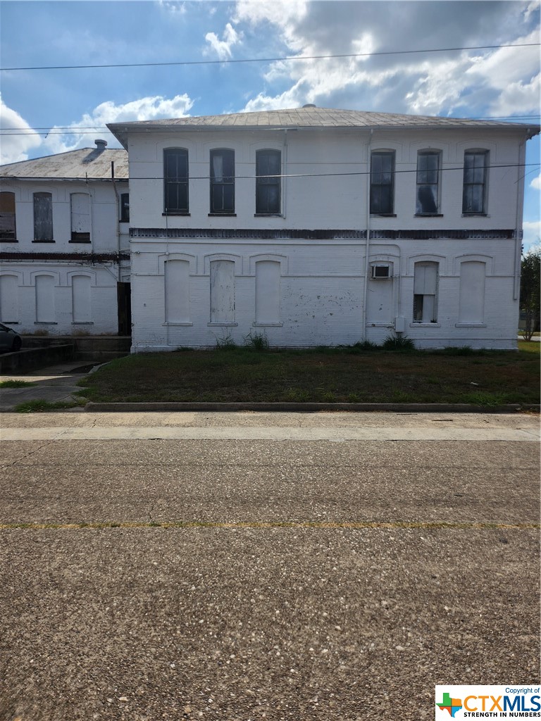 main property photo 11
