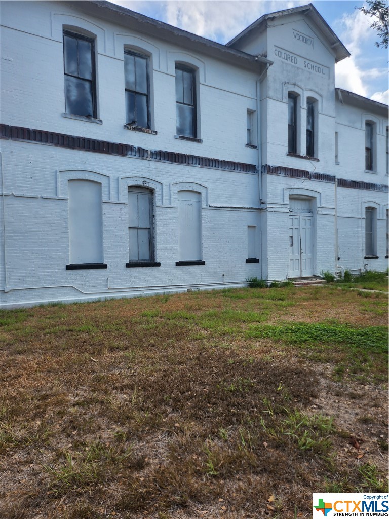 main property photo 9