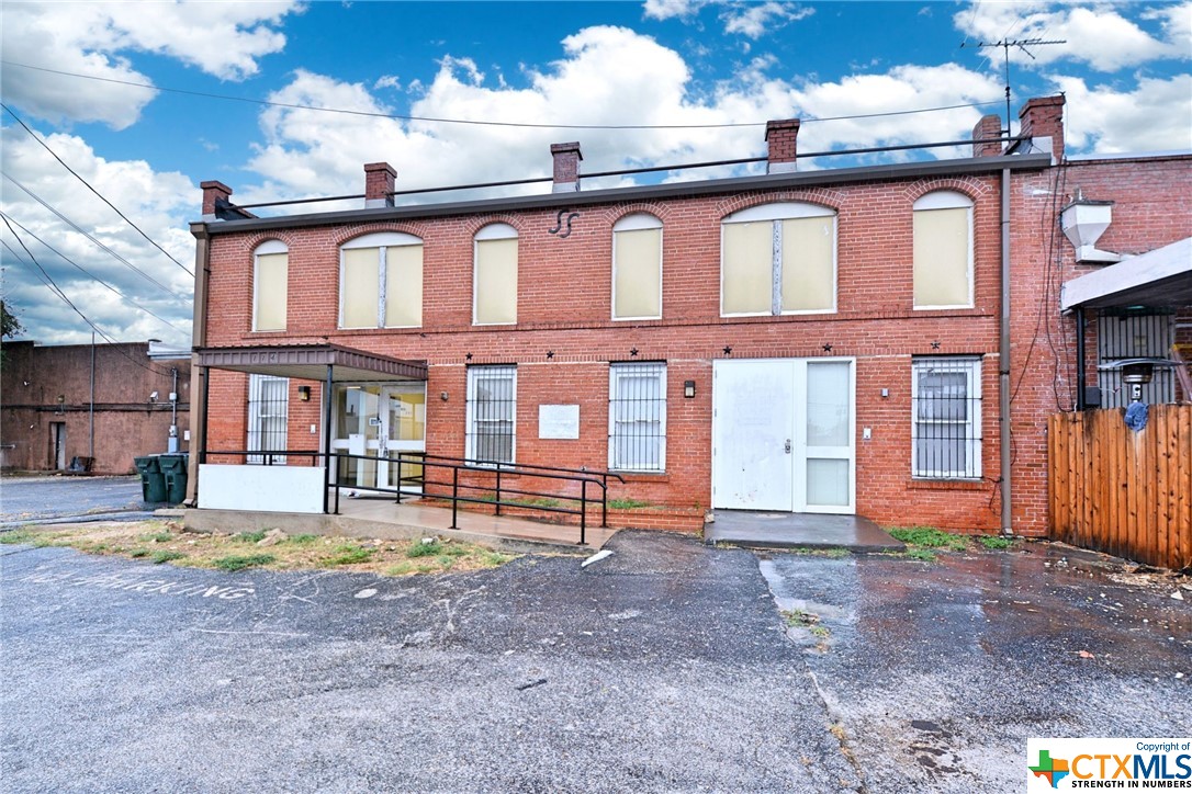 main property photo 37