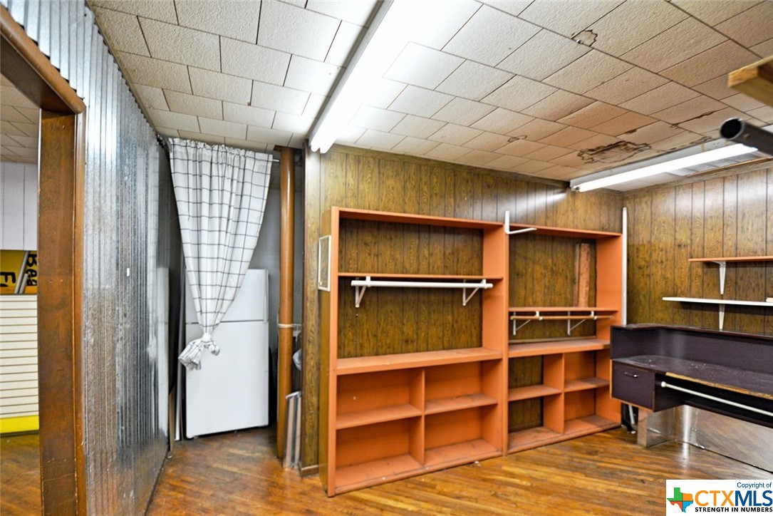 main property photo 10