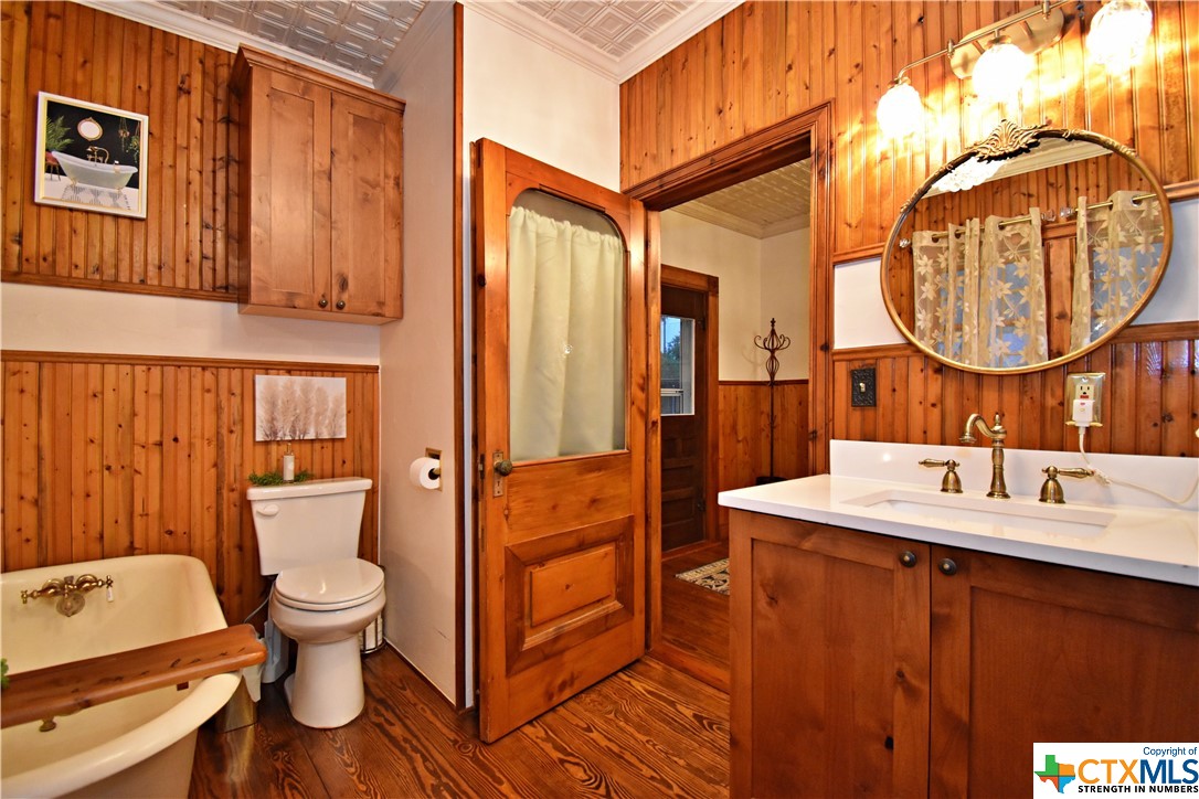 main property photo 28