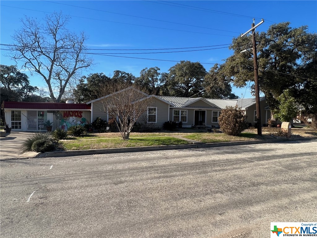 main property photo 40
