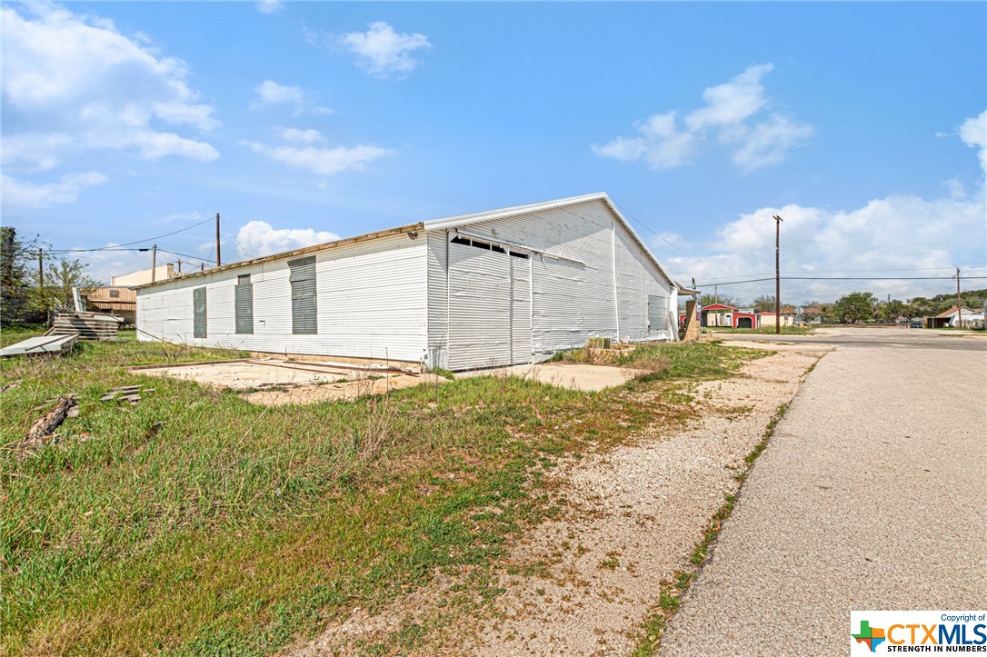 main property photo 6