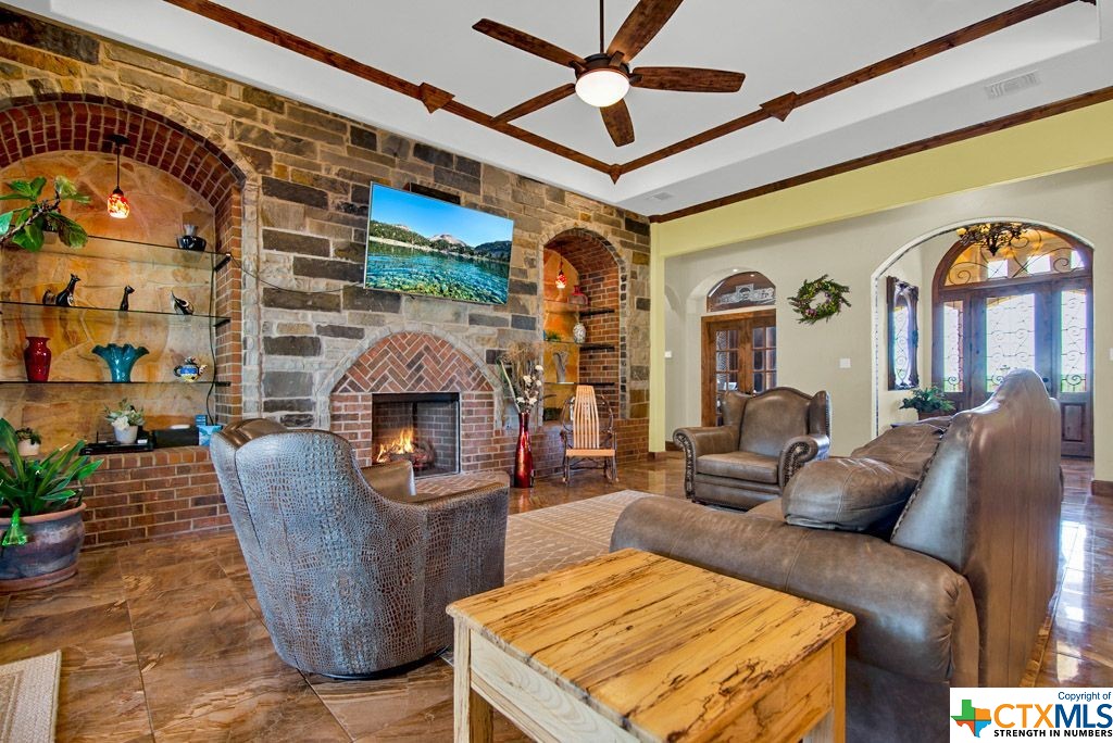 main property photo 10