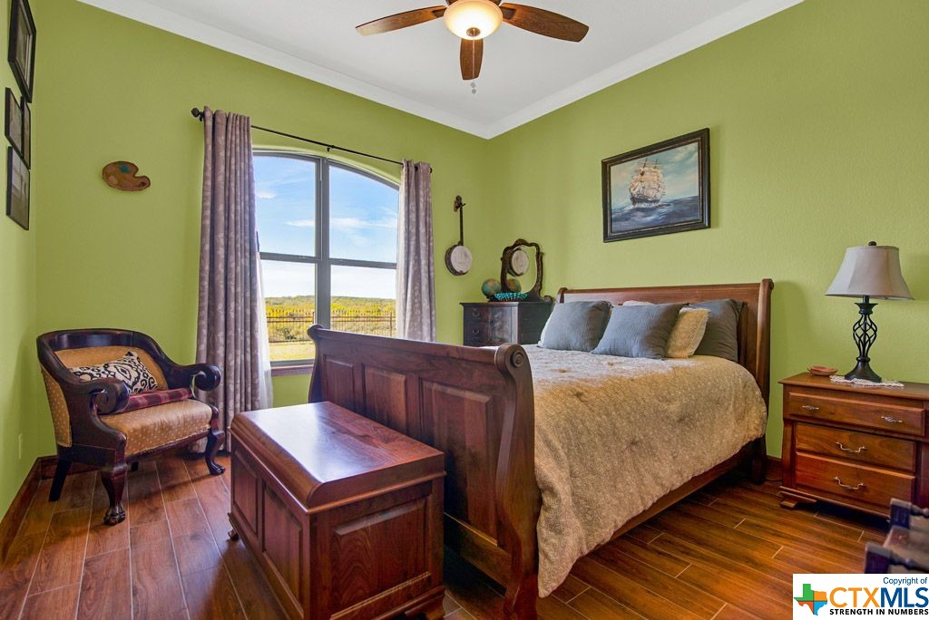 main property photo 18