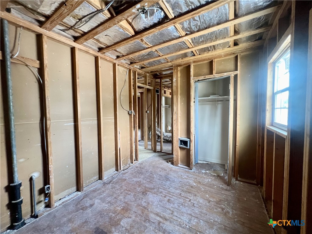 main property photo 13