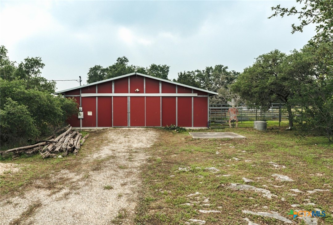 main property photo 40