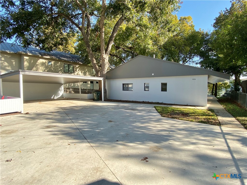 main property photo 13