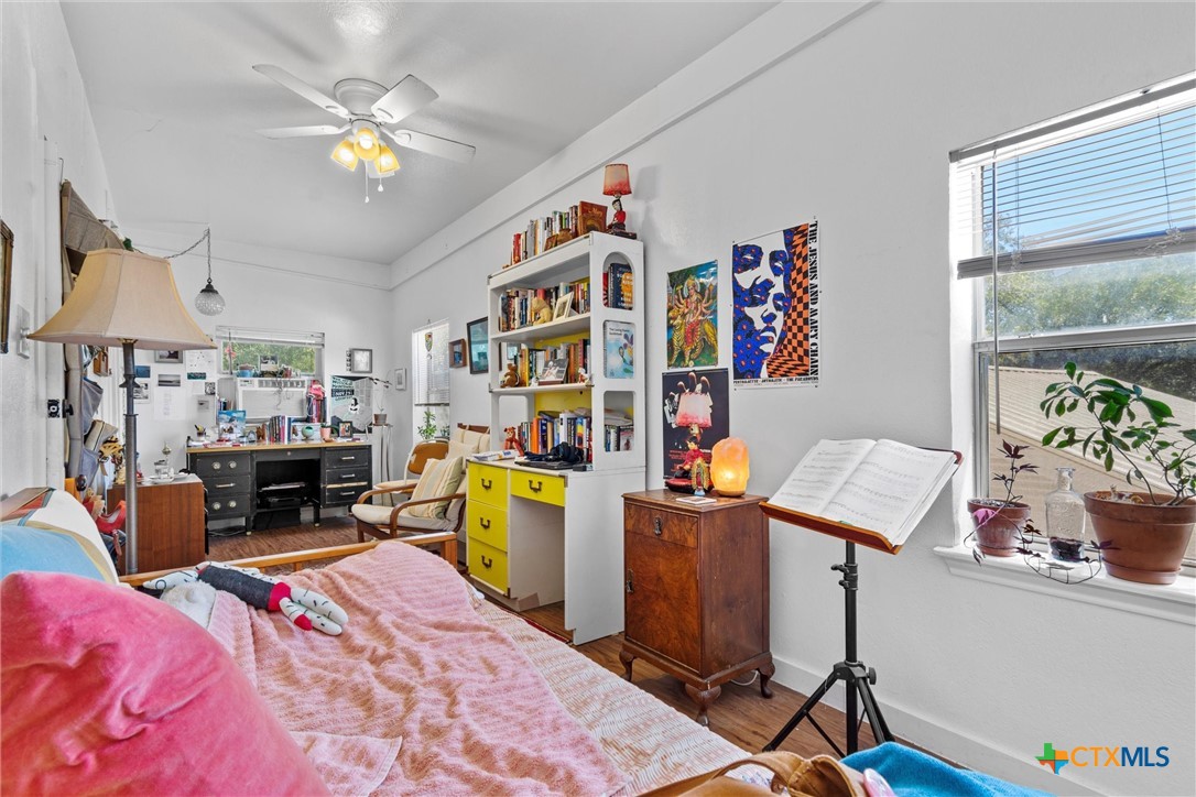 main property photo 40