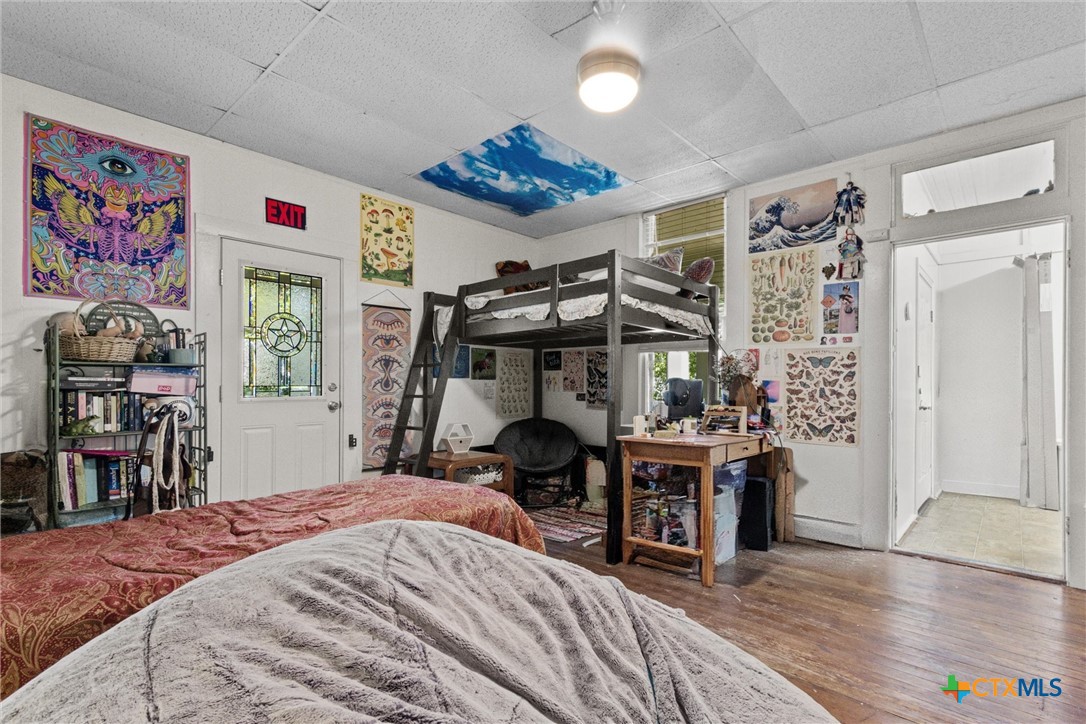 main property photo 41