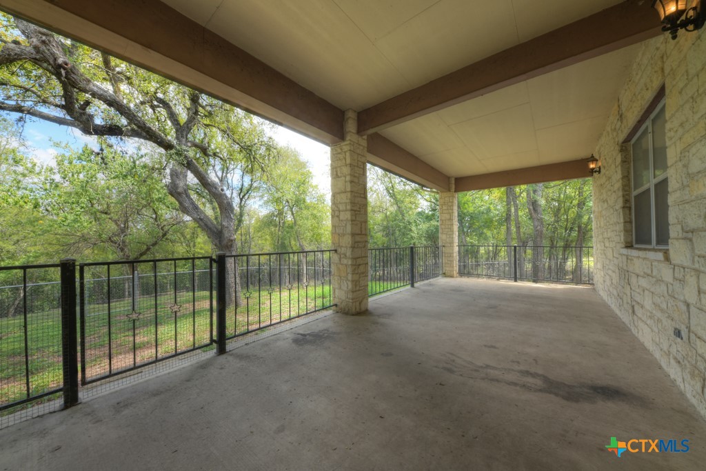 main property photo 28