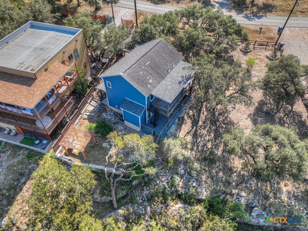 main property photo 40