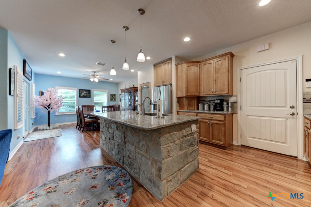 main property photo 11