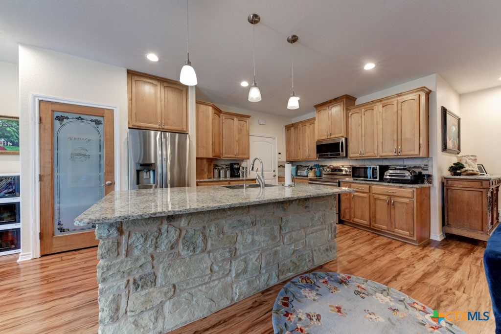 main property photo 9