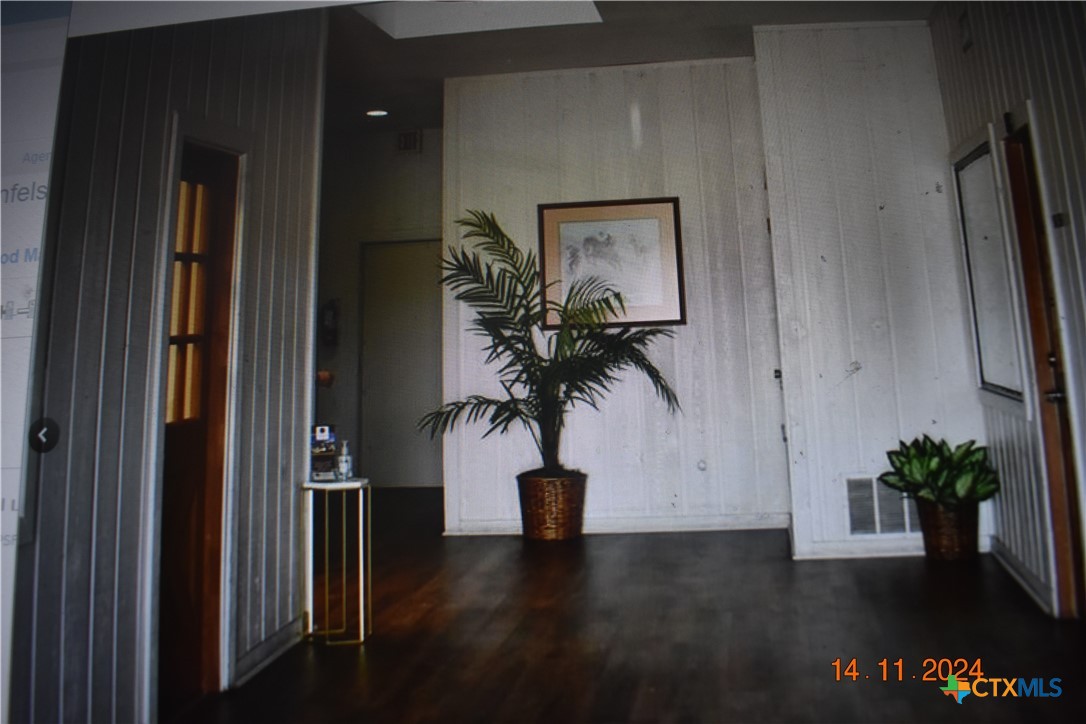 property viewer photo 1
