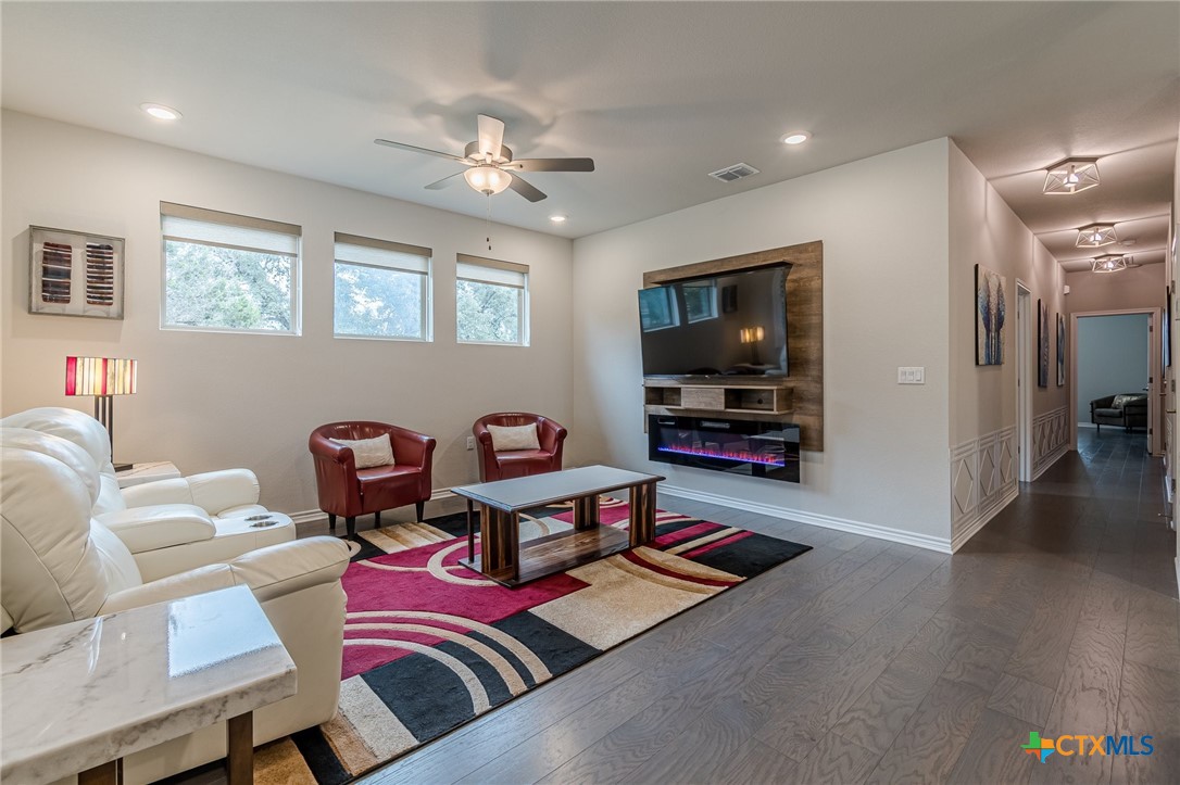 property viewer photo 10