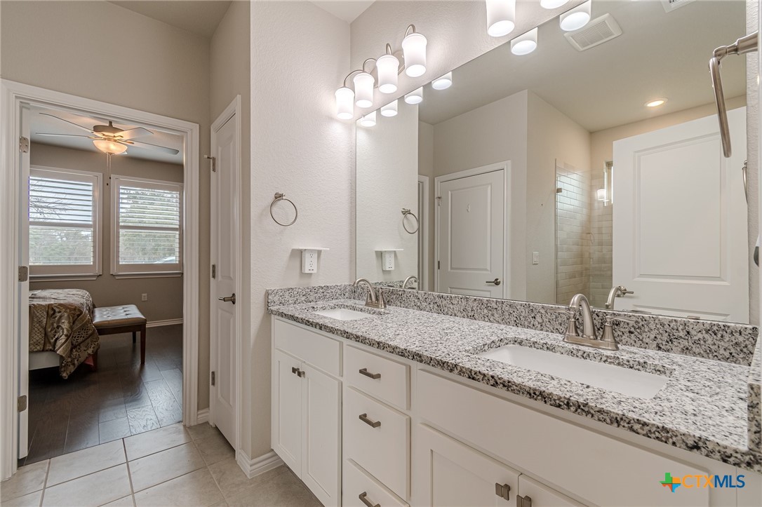 property viewer photo 18