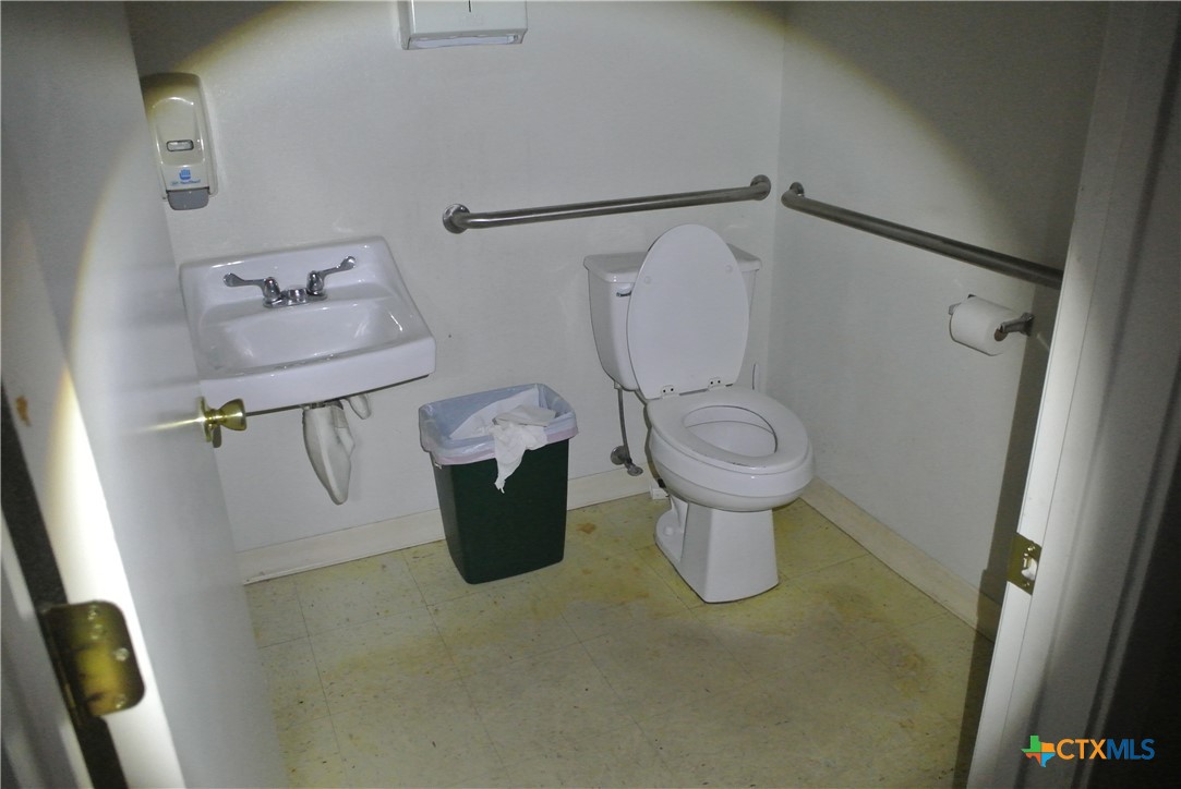 property viewer photo 18