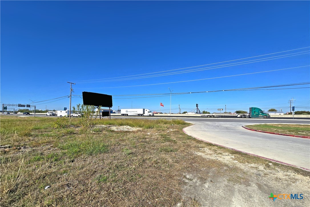 main property photo 8