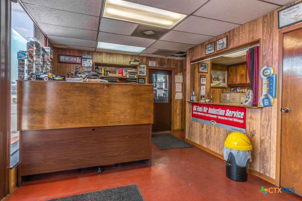 main property photo 10