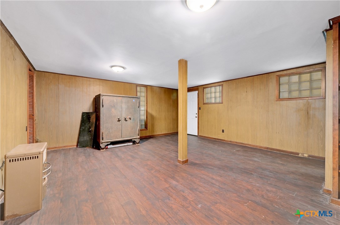 main property photo 28