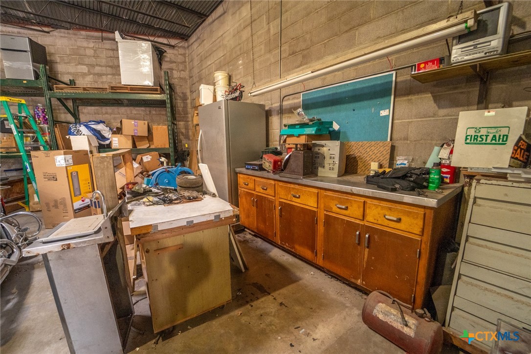 main property photo 10